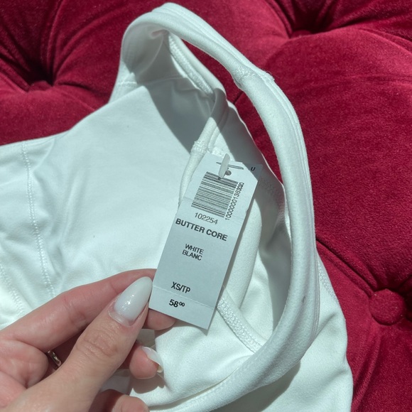 ARITZIA TNA sport tennis top high quality XS white - Picture 5 of 7